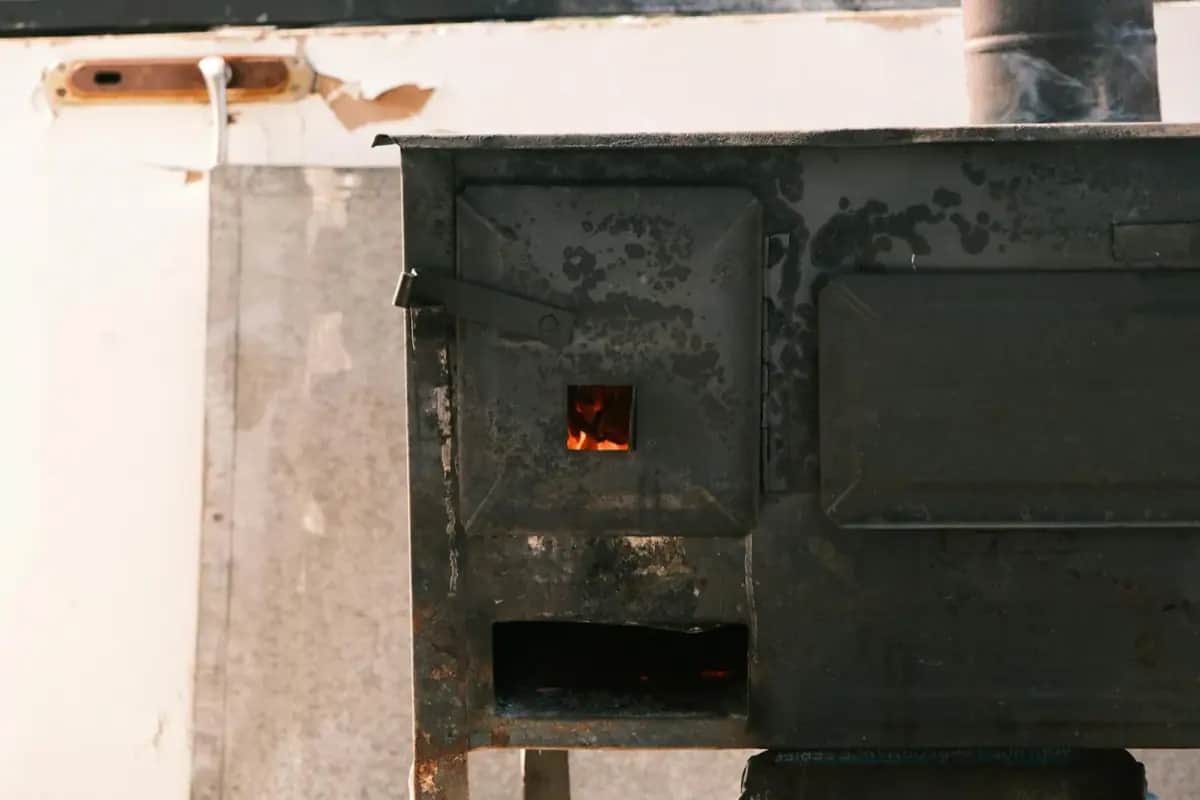 Gas Network Failure in Winter: A Realistic Crisis Scenario