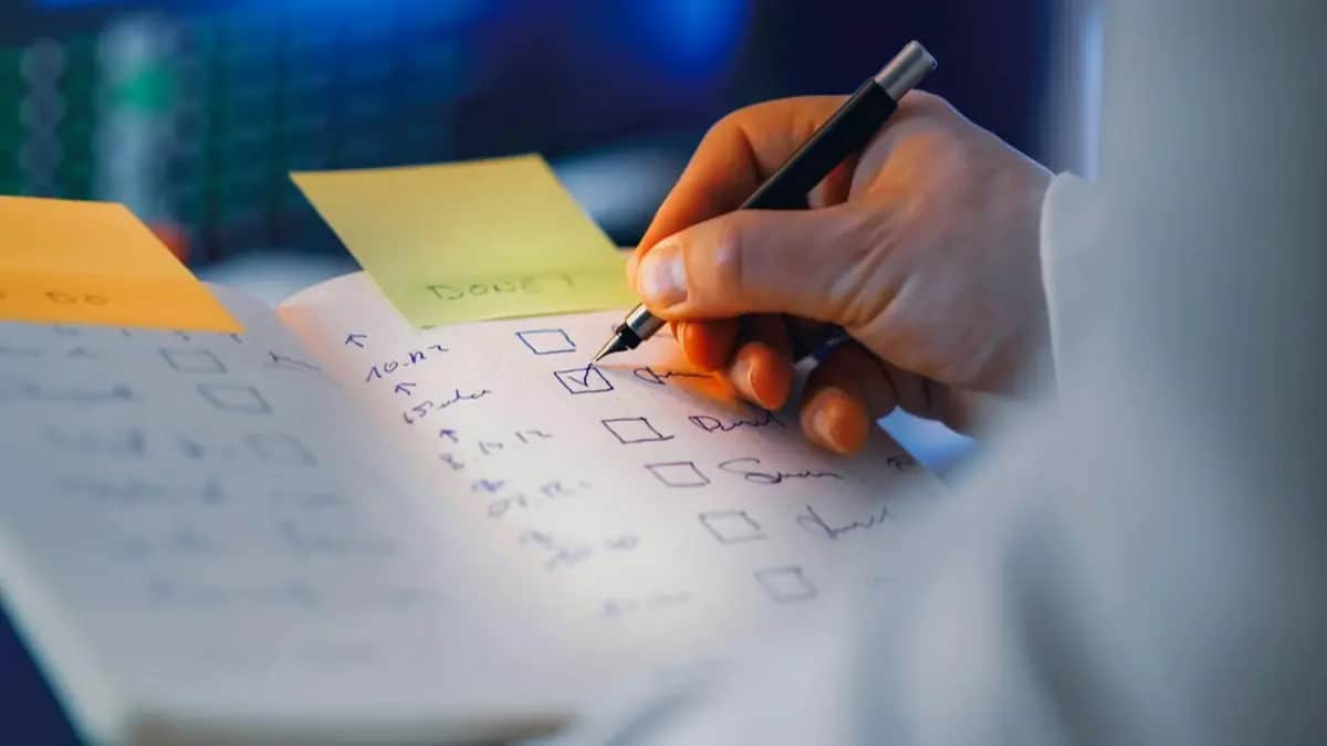 Panic Buying vs. Emergency Preparedness: How to Find the Right Mindset