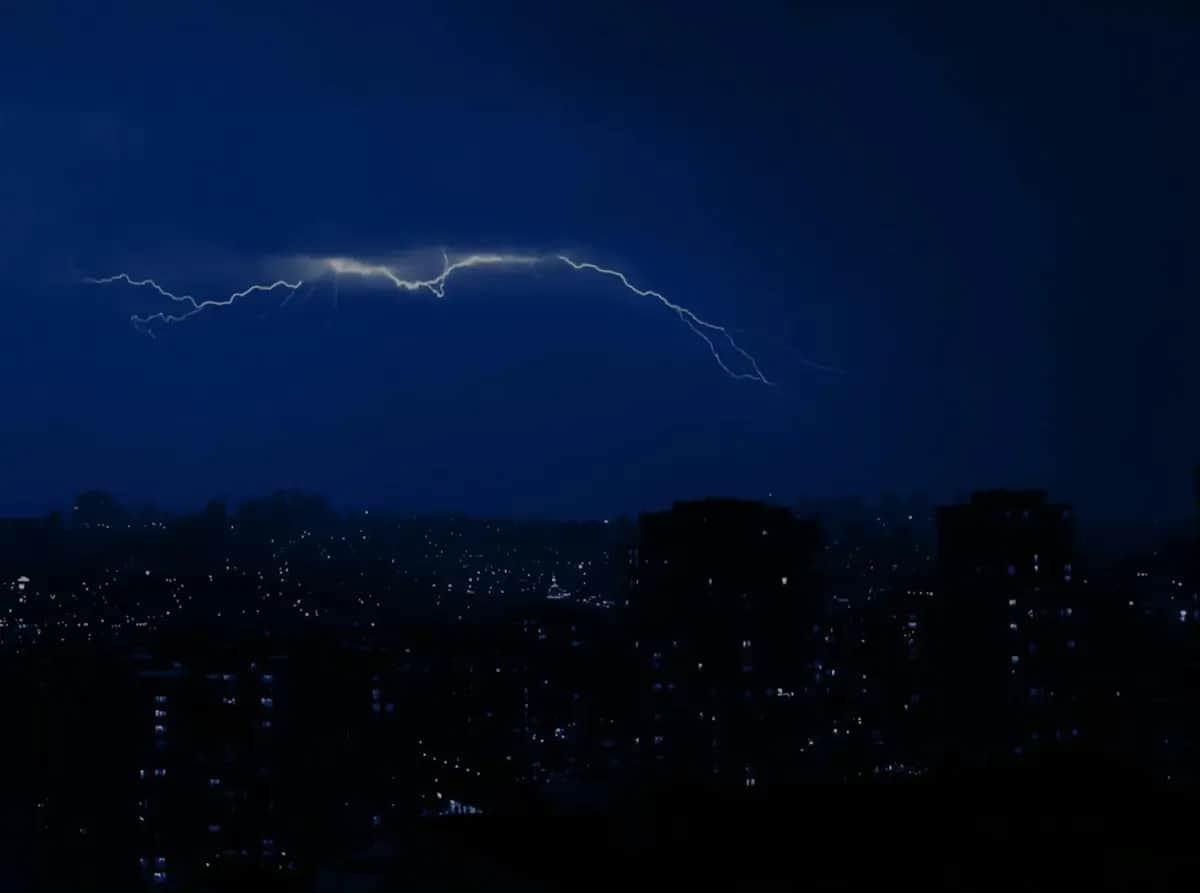 Blackout Simply Explained: What Is a Large-Scale Power Outage Really?